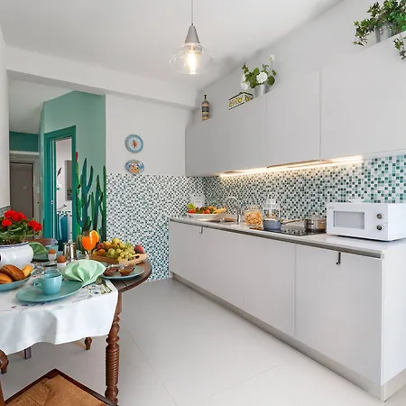 Estate4home - Ese' Апартаменты Сорренто